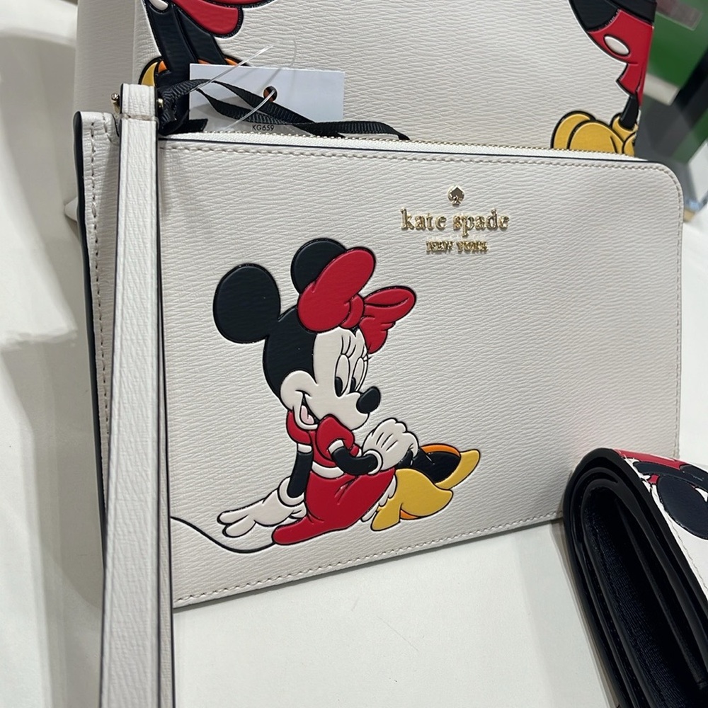 Kate Spade Disney X Kate Spade New York Minnie Medium L-Zip Wristlet
Parchment - Picture 14 of 16